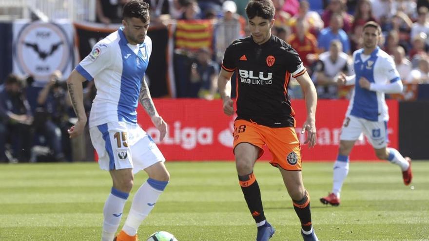 El Valencia amenaza a Madrid y Atlético con otro gol de Rodrigo