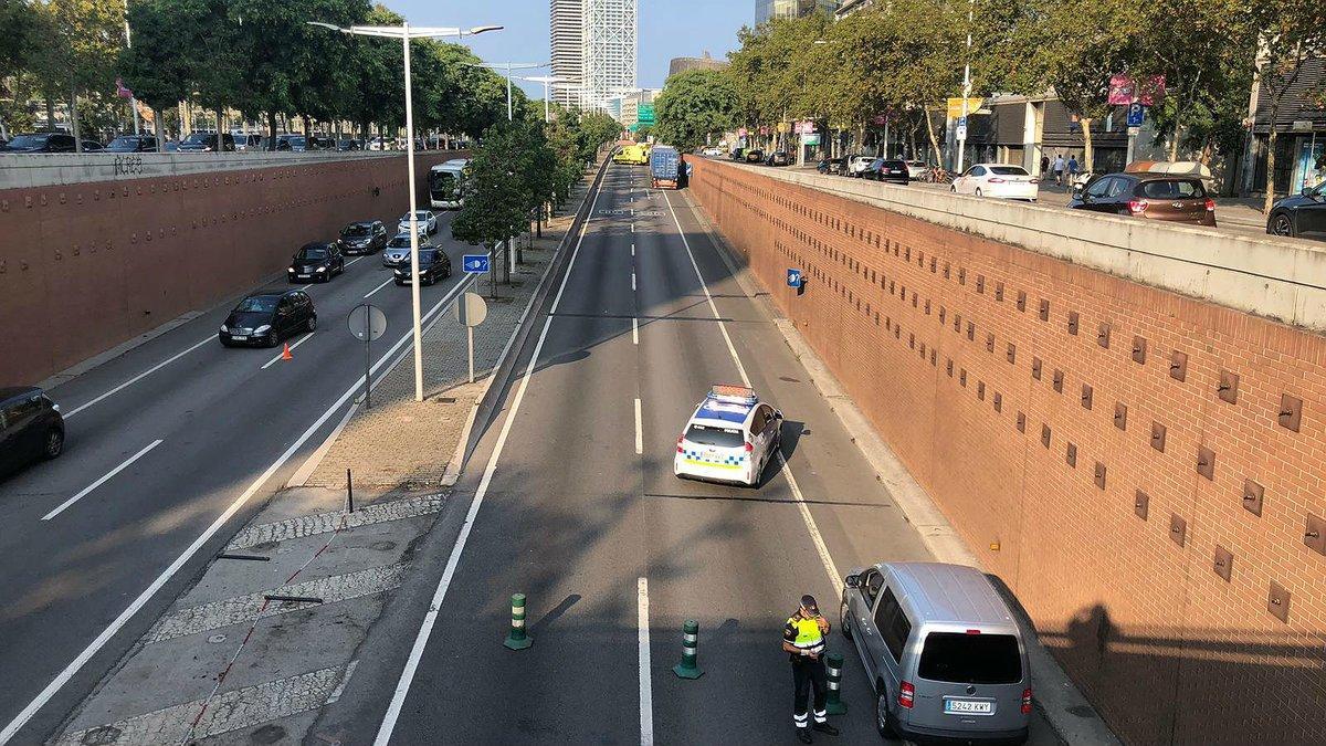 Corte de la Ronda Litoral de los dos carriles en sentido Besós y de uno de los dos en sentido Llobregat, a la altura de la Barceloneta, a pocos metros de la salida 22, por un accidente, el 28 de agosto del 2019