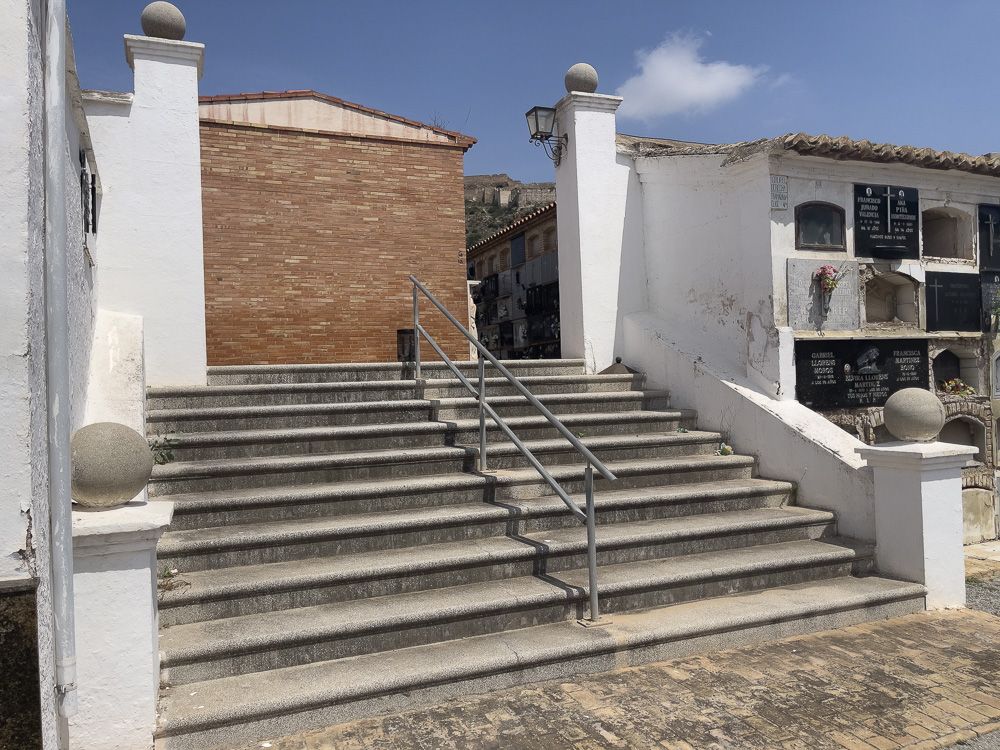 Asignaturas pendientes en los cementerios de Sagunt