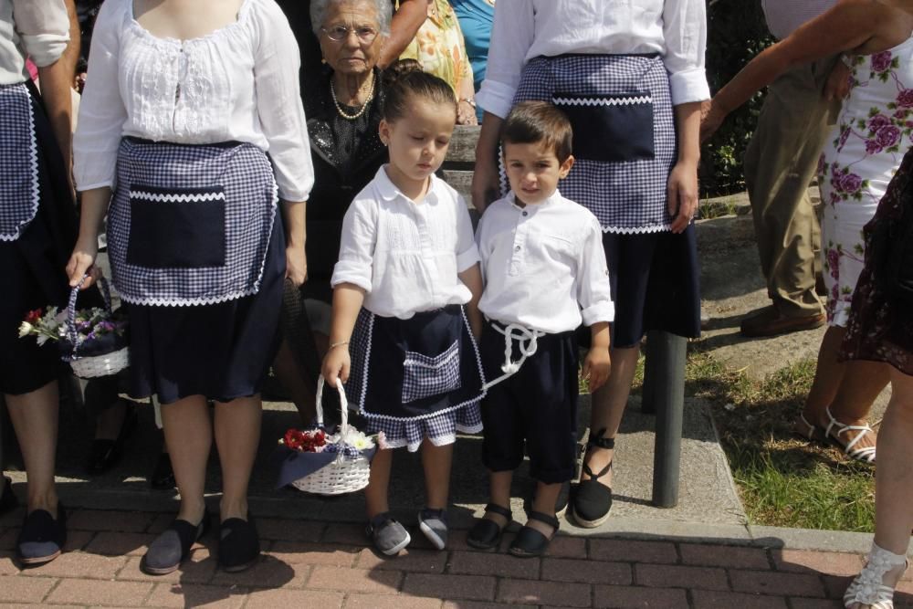 Meira se vuelva en la ofrenda a los marineros