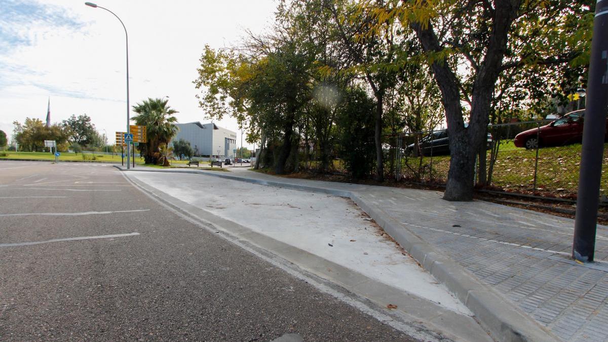 Finalizan las obras en la parada de autobús de la avenida de la Hispanidad