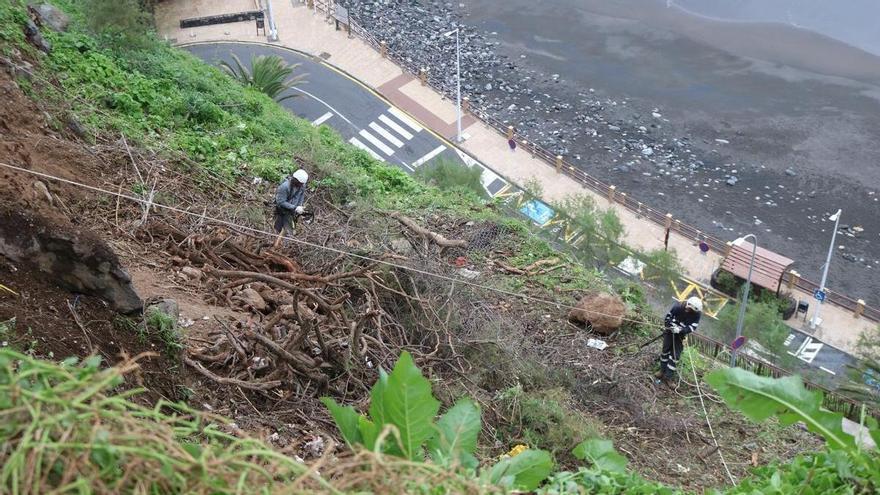 La playa del Socorro cumple dos meses de cierre por el riesgo de desprendimientos