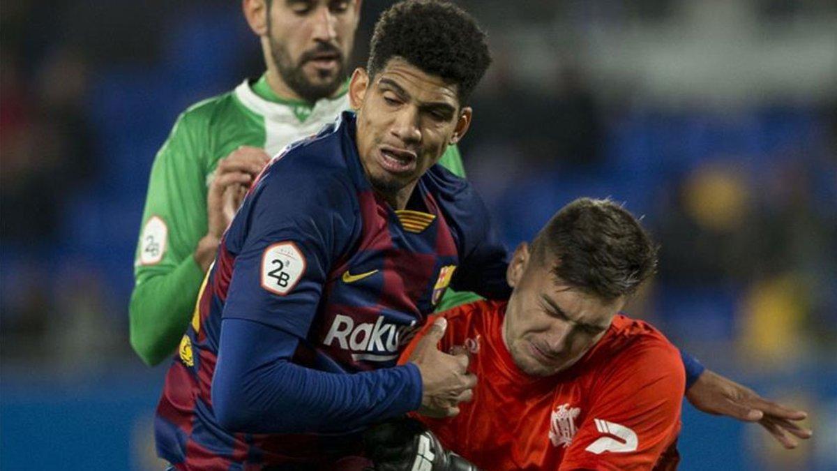 Araujo fue muy listo y el meta visitante 'picó' en la acción del penalti