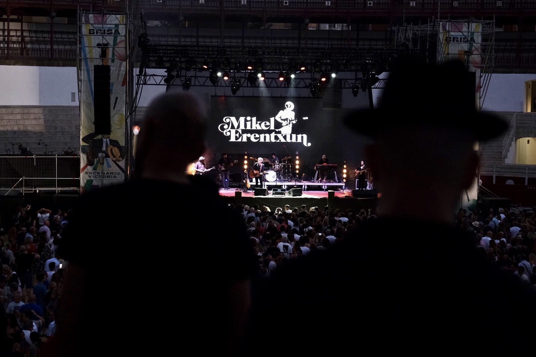 Mikel Erentxun en el Brisa Festival de Málaga.