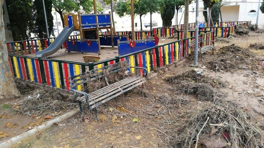 Parque infantil afectado por la riada en Campillos.