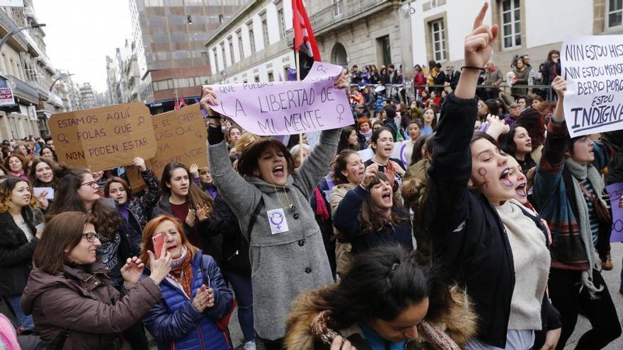 Vilagarcía abre en la comarca la gira de presentación del libro &quot;Oito olladas sobre a folga feminista do 8 de marzo&quot;