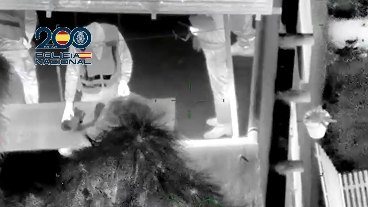 Detenidos cuatro miembros de un clan familiar que controlaba la venta de droga en un barrio de Estepona