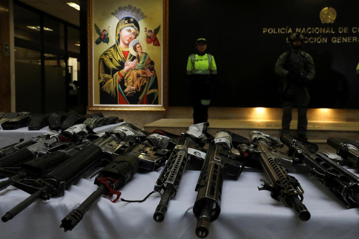Armas y explosivos de la guerrilla colombiana FARC