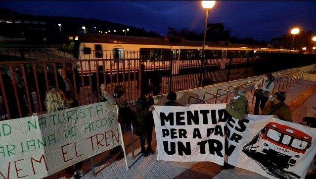 El Ayuntamiento de Alcoy y el PSOE defienden la actuación del Gobierno en la mejora del tren