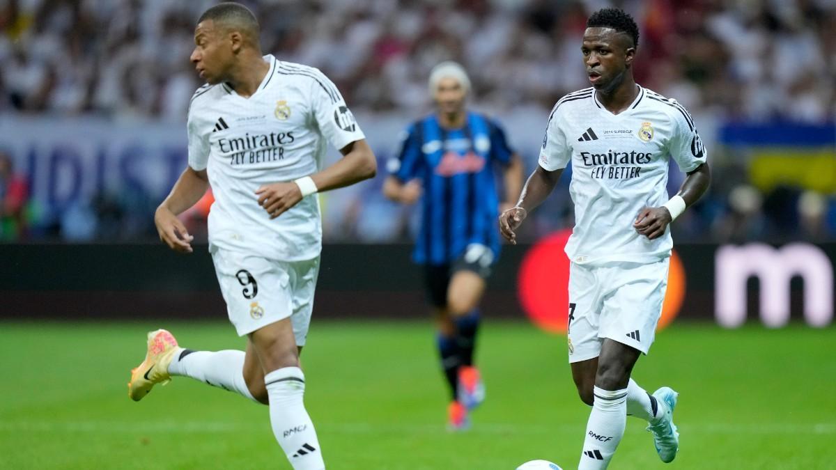 Vinícius y Mbappé no acaban de conectar en el ataque del Madrid