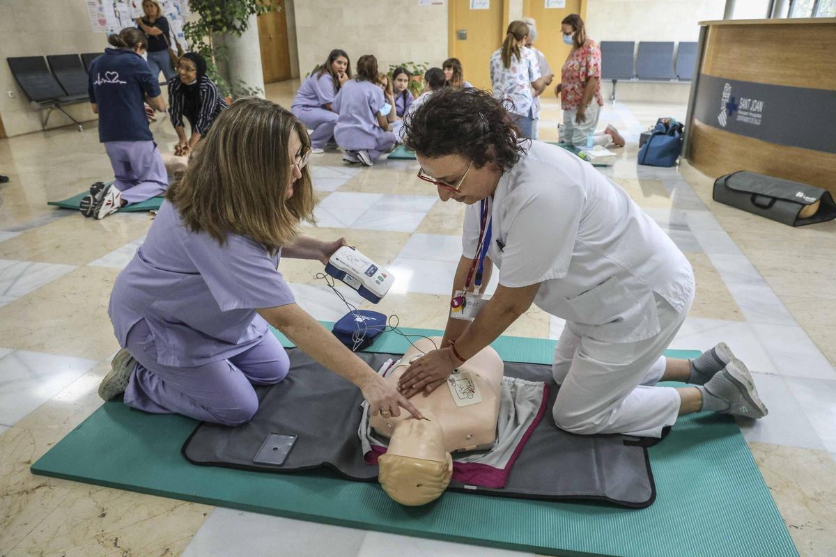 Celebración del Día Mundial del Paro Cardíaco en el Hospital de Sant Joan con un taller de RCP Celebración del Día Mundial del Paro Cardíaco en el Hospital de Sant Joan con un taller de RCP