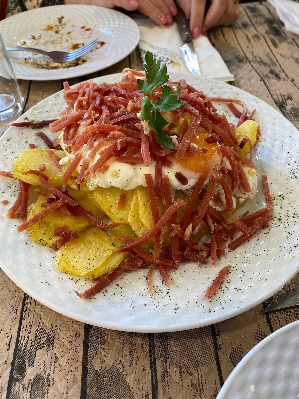 Un plato del bar Los Romerillos.