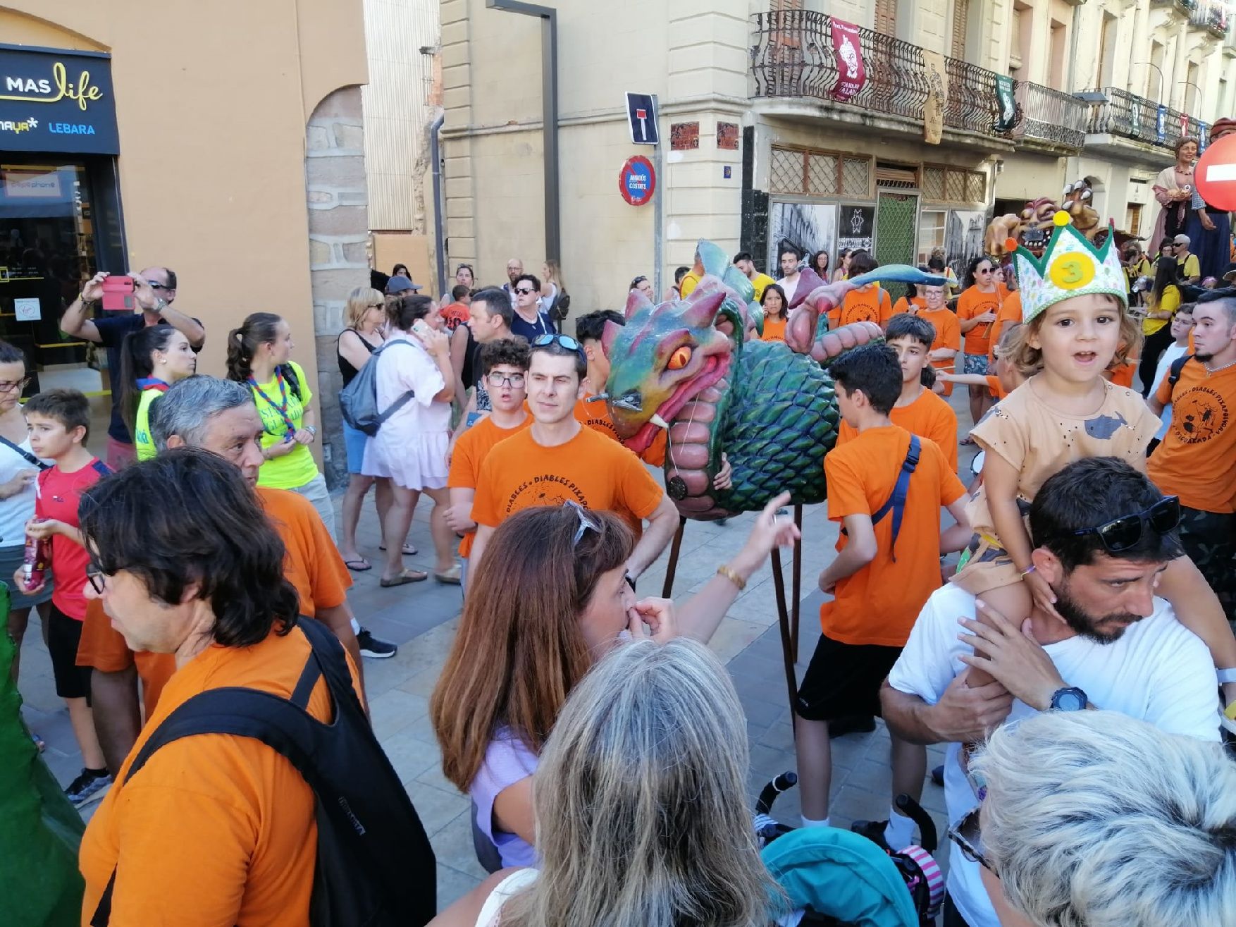 Igualada treu la imatgeria en la vigília de Sant Bartomeu