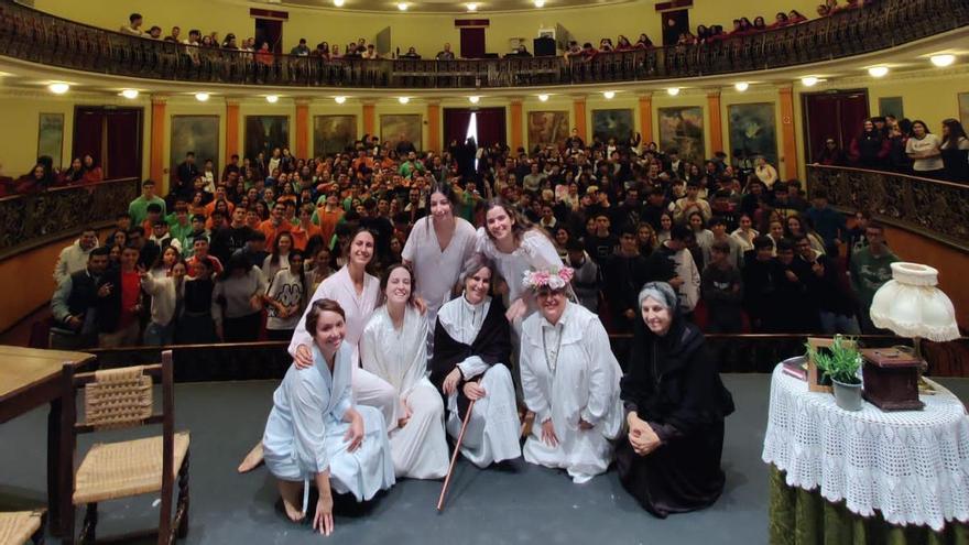 Timaginas celebra una década con ‘La casa de Bernarda Alba’ en cartel