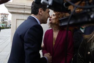 QUITA DE DEUDA ANDALUCÍA | La quita de deuda marca la agenda política el  Día de Andalucía: choque entre Montero y Moreno