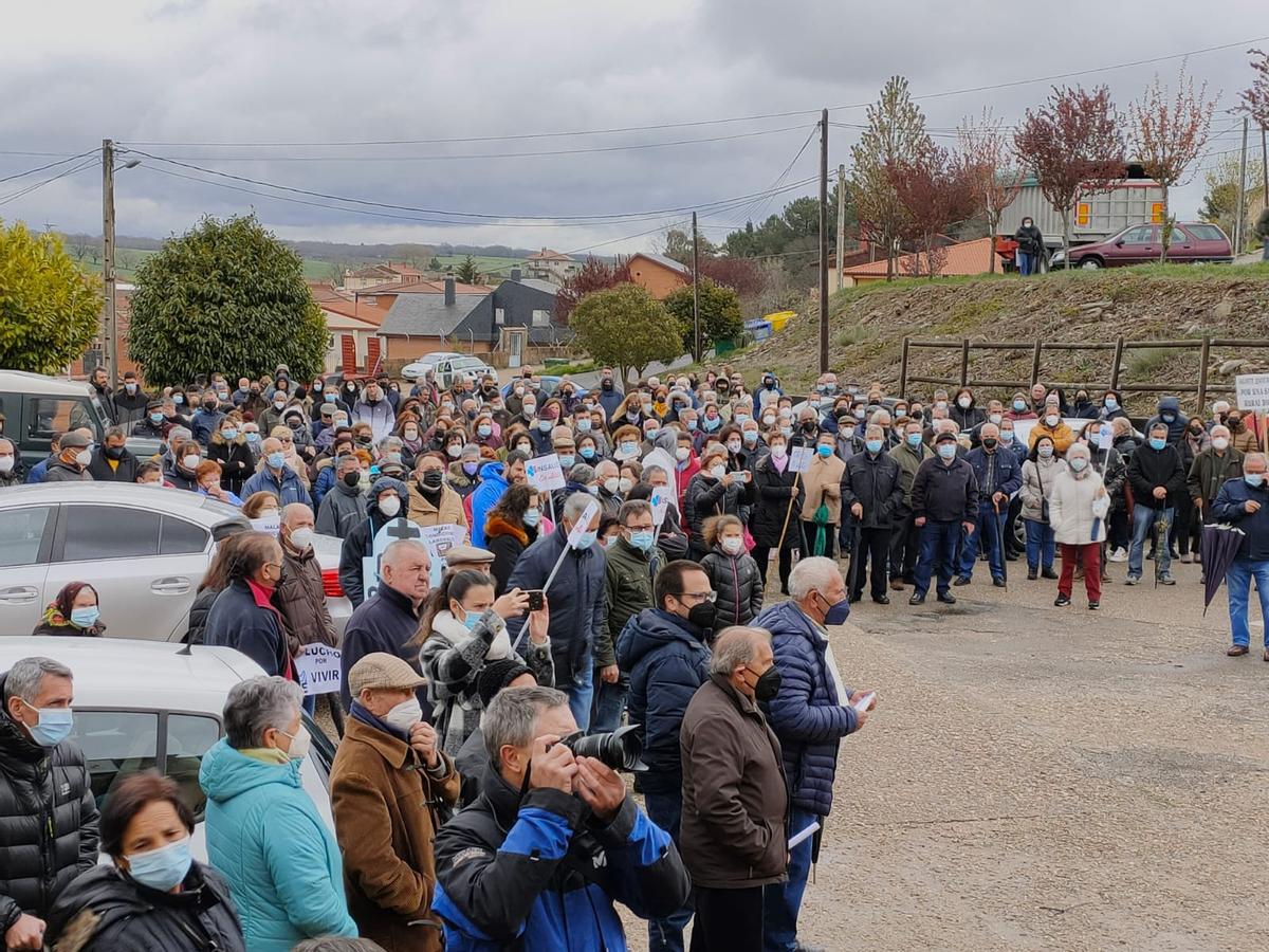 Concentración por la Sanidad celebrada en Alcañices