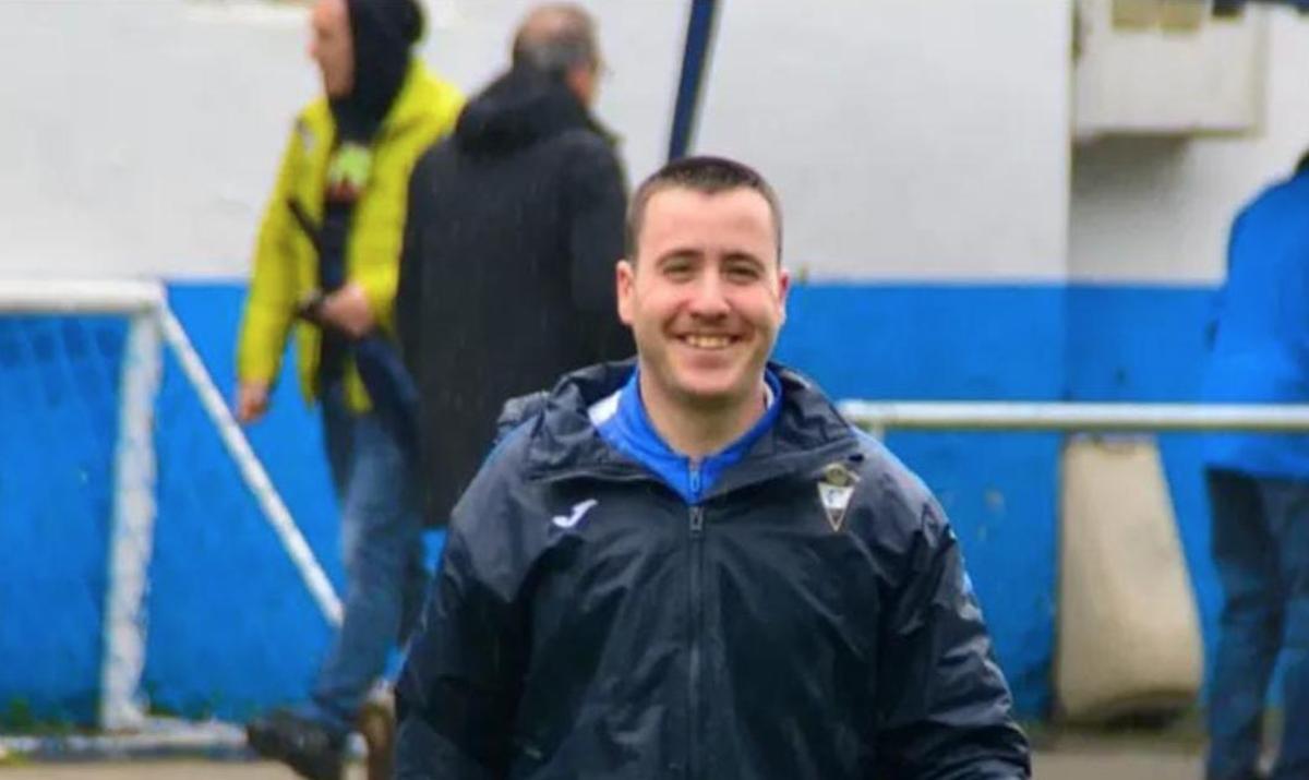 Alberto Álvarez, entrenador de Cornellana.