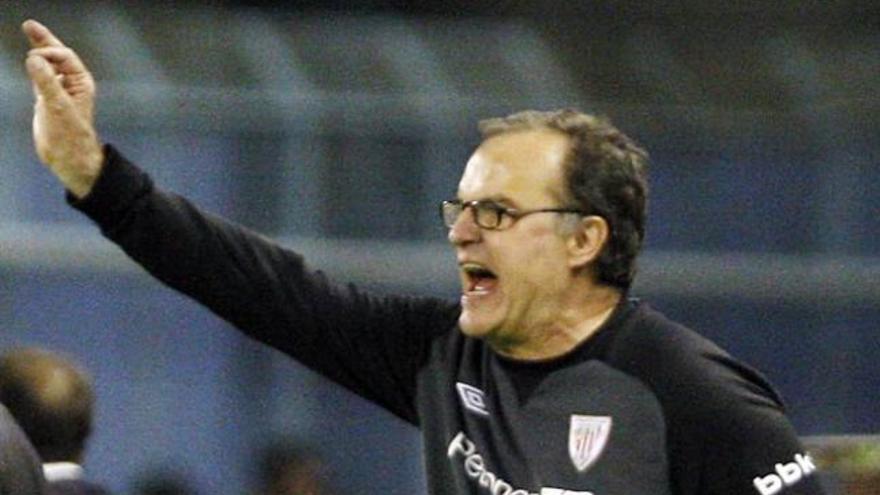 Bielsa en un instante del partido. / MARTA G. BREA