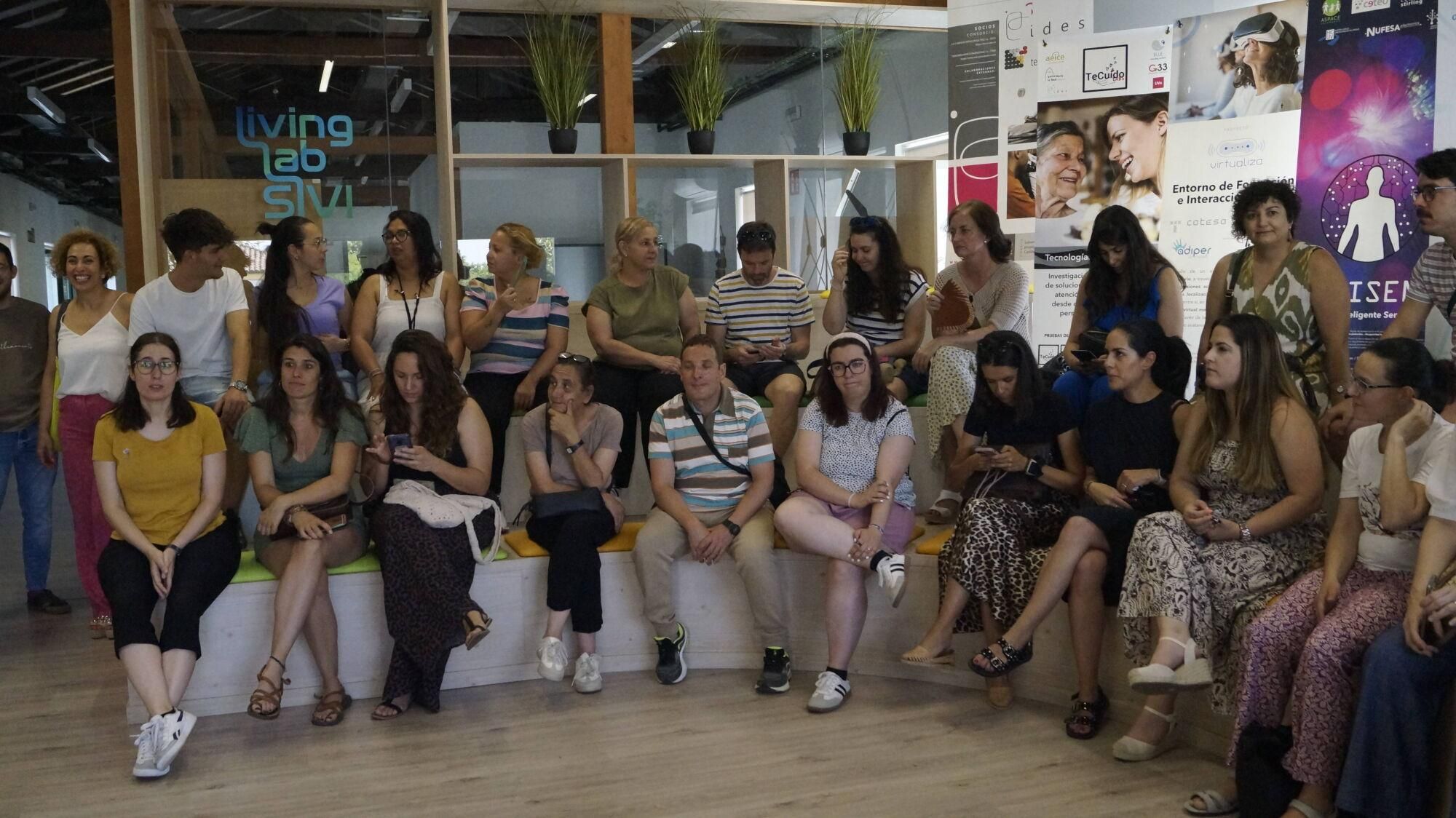 Taller de "Movilizaciones y transferencias para una mayor autonomía" en el HUB Tecnológico de La Aldehuela en Zamora.