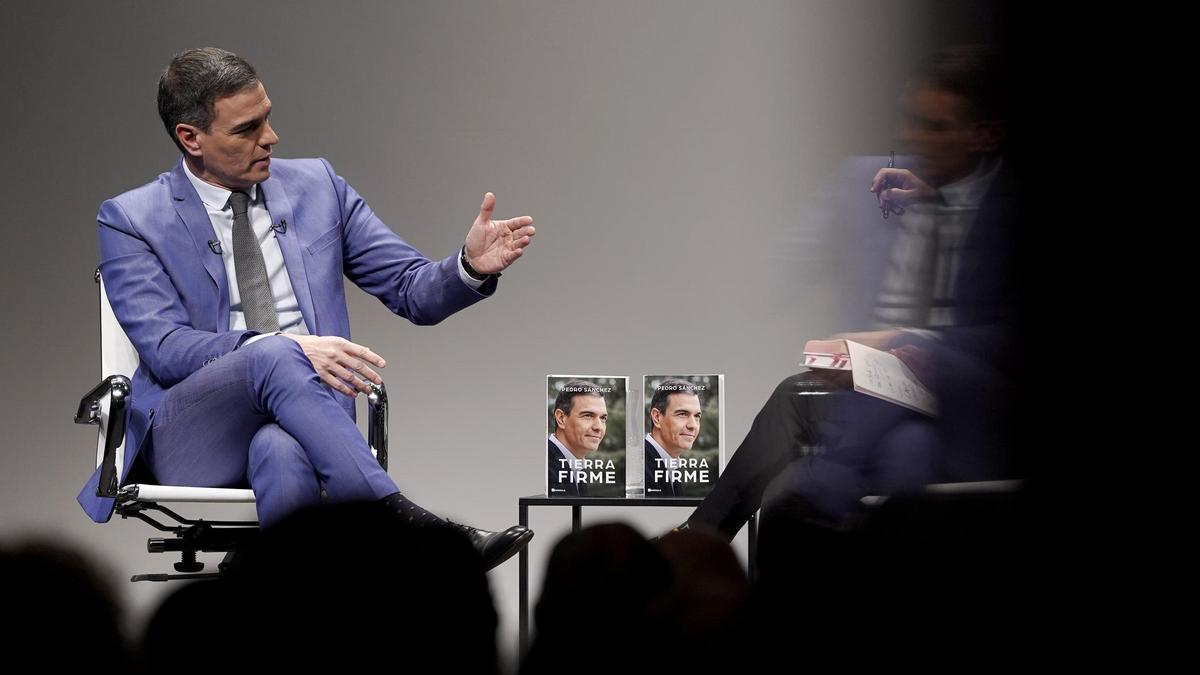 Pedro Sánchez, durante la presentación de su segundo libro, 'Tierra firme'.