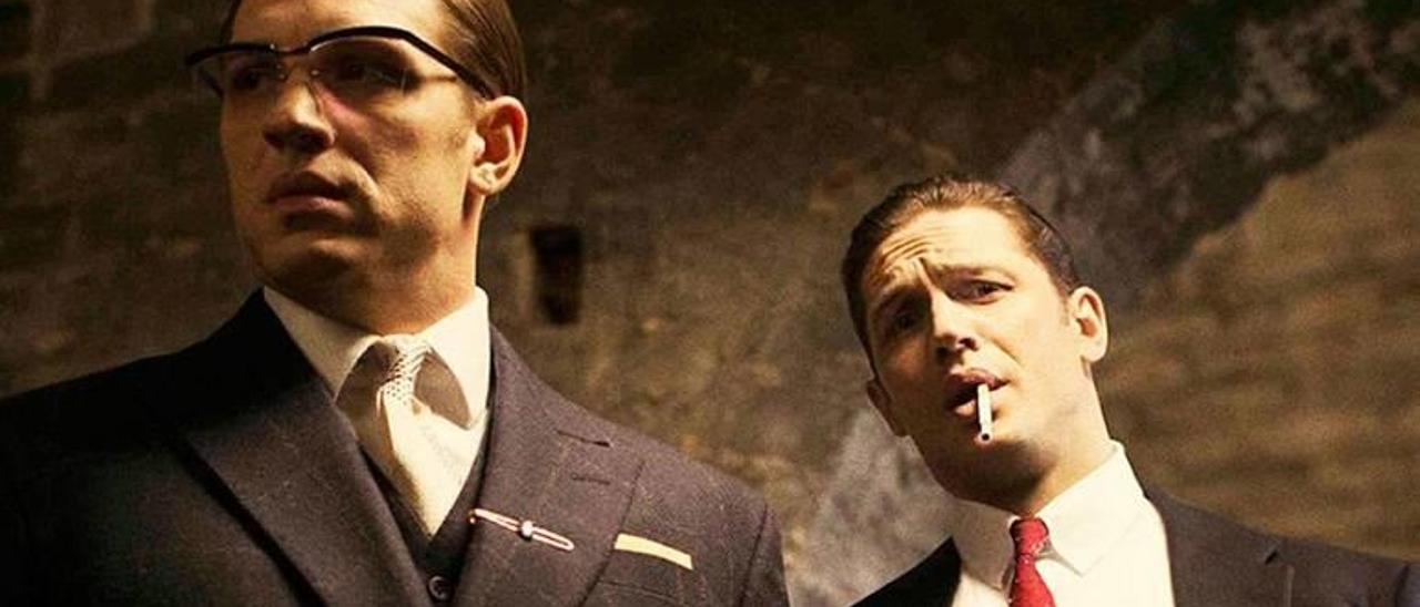 Tom Hardy se desdobla para interpretar a Reggie y Ronnie Kray