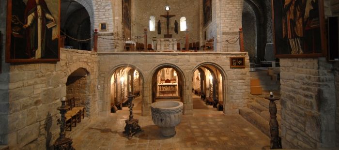 El interior de la catedral de Roda de Isábena