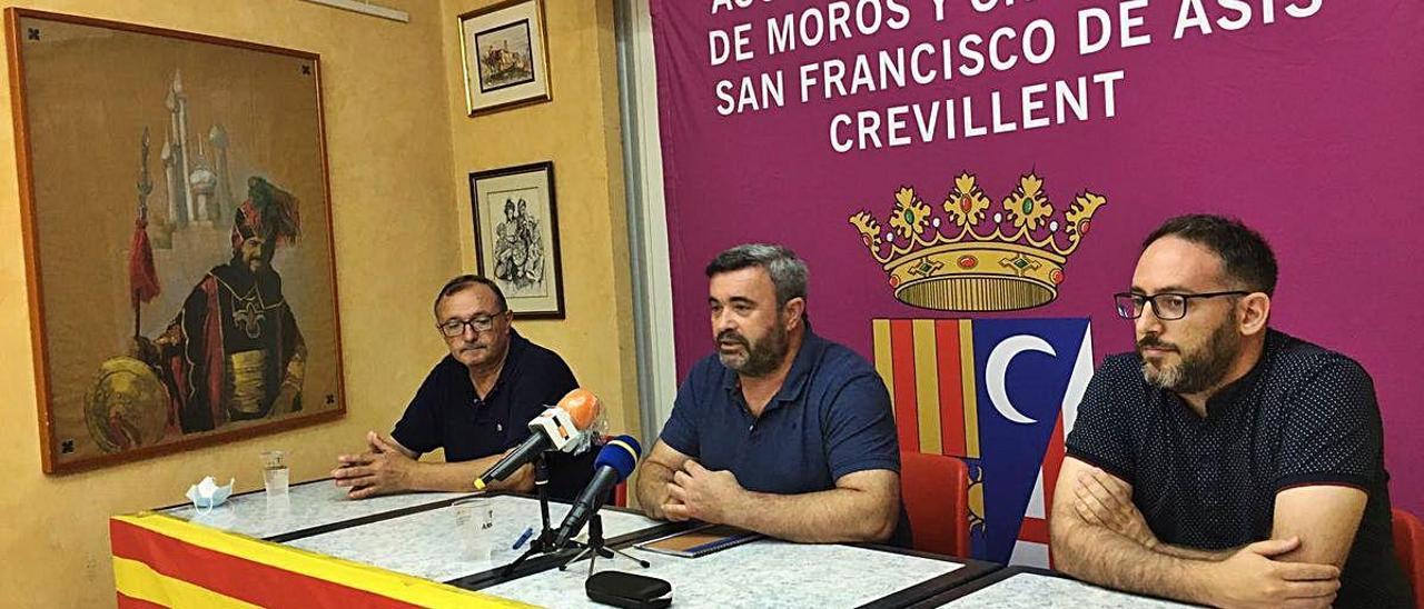 Presidente festero, alcalde y edil de Fiestas anunciaron ayer la medida.