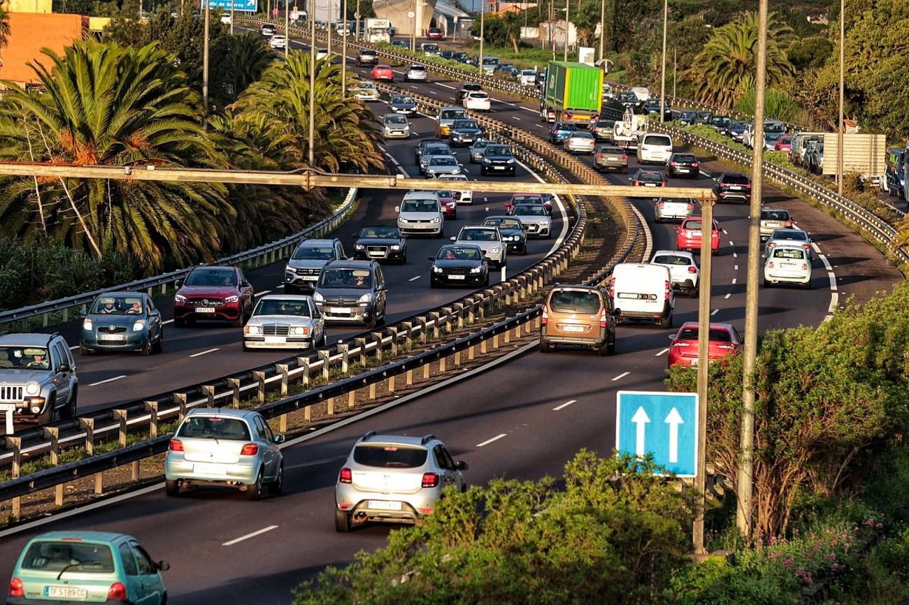 Colas en la autopista del Norte