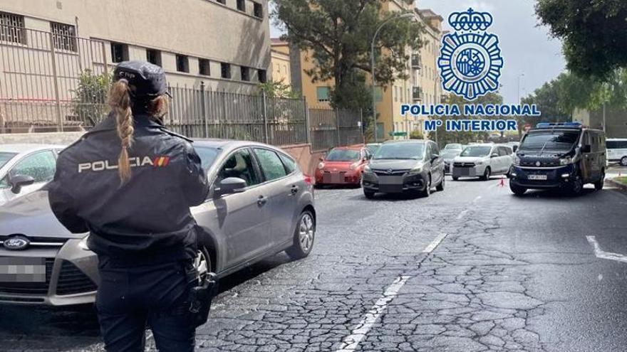 Dispositivo policial montado en Ofra.