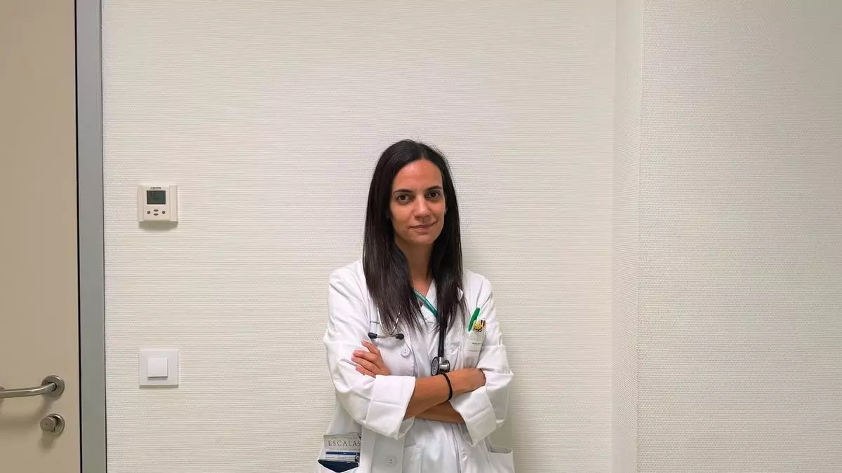 Andrea Baladrón, médico de  Urgencias: «El cuerpo nunca se acostumbra del todo a trabajar de noche»