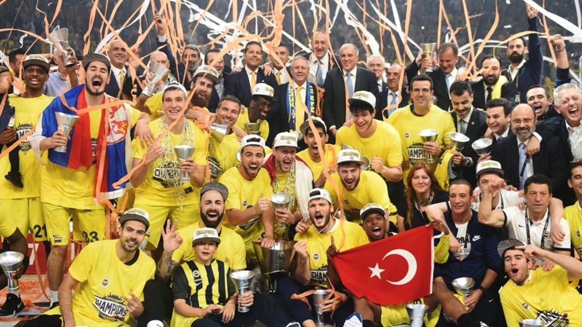 El Fenerbahçe tocó la gloria europea conquistando el máximo cetro continental a costa del Olympiacos