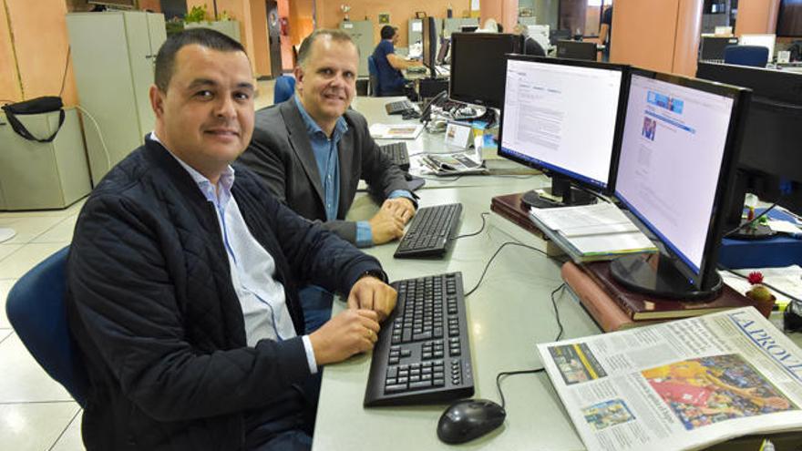 Pedro Rodríguez y Alejandro Peñafiel en la redacción.