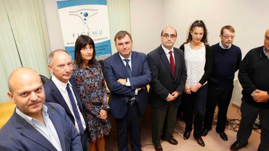 Patronos e investigadores de la Fundación Hospital de Jove y la Universidad de Santiago de Compostela, ayer, en la presentación de las investigaciones sobre células madre.