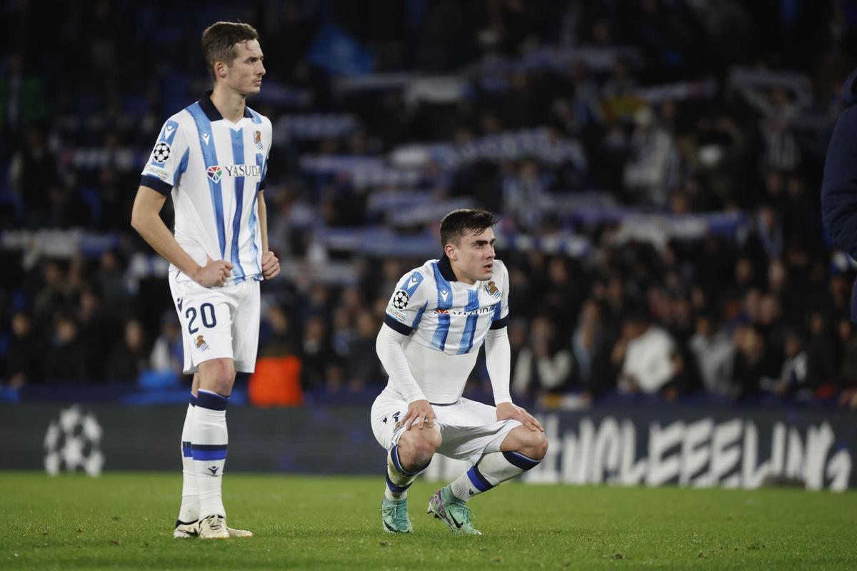 Jugadores de la Real Sociedad en el partido ante el PSG