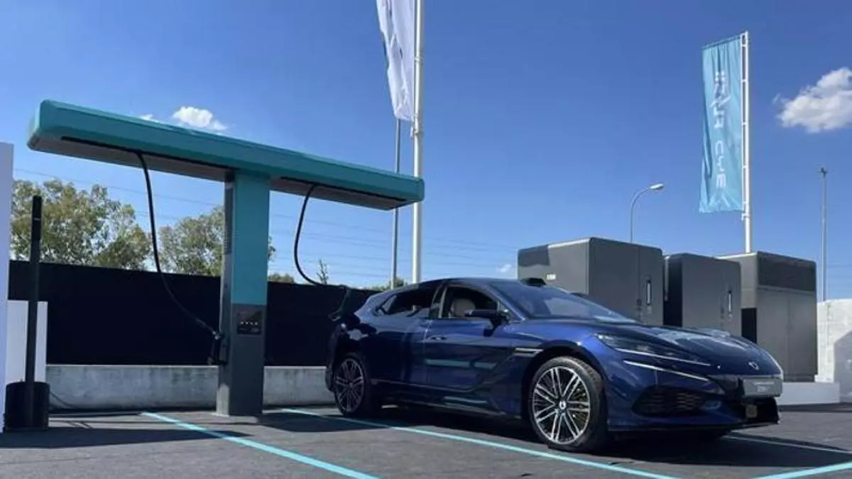 Los diez grupos que más coches eléctricos venden en el mundo, liderados por fabricantes chinos