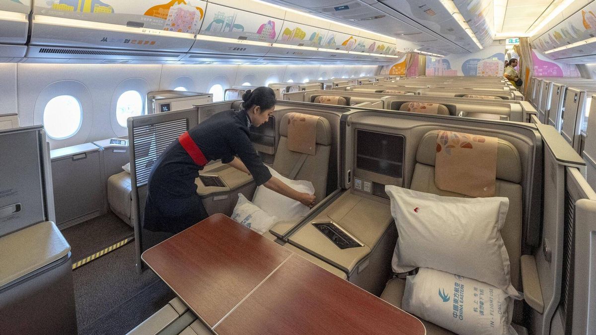 Pato y Gaudí en el nuevo Airbus A350-900 con destino Shanghai