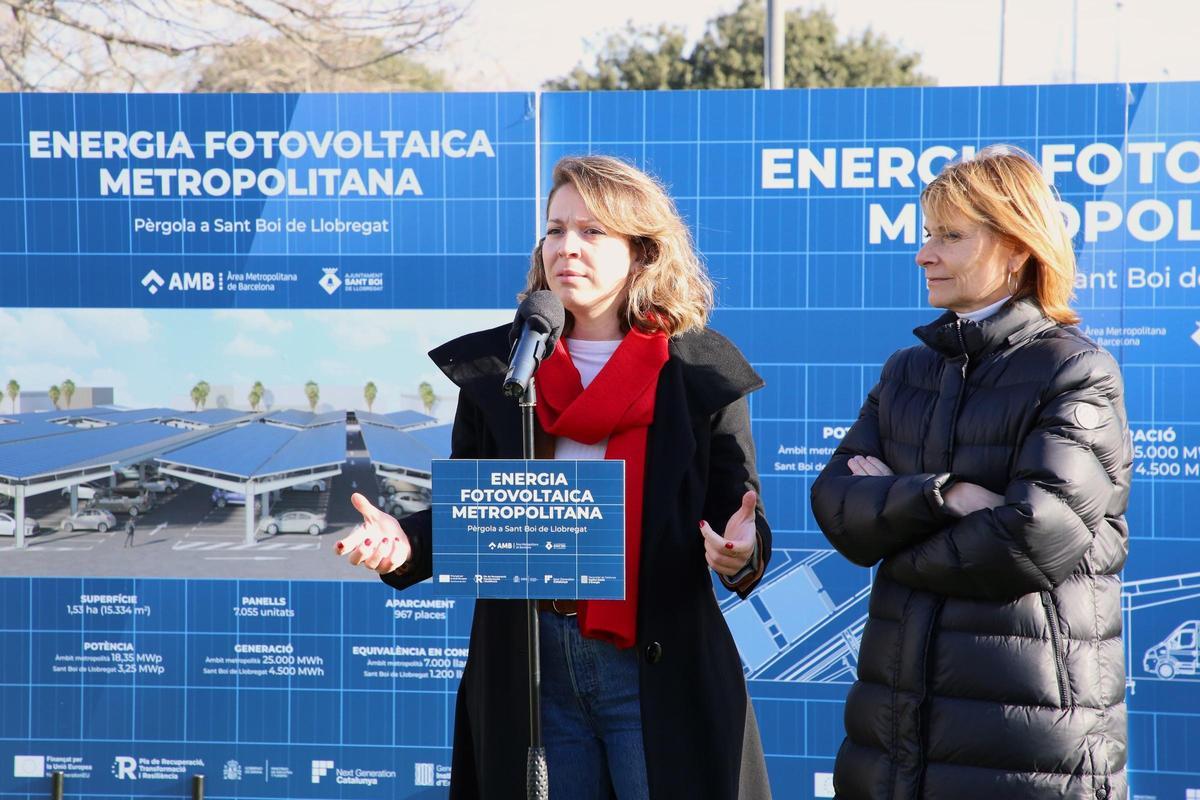 Janet Sanz, vicepresidenta del Área de Acción Climática y Agenda Estratégica Metropolitana, y Lluïsa Moret, alcaldesa de Sant Boi y presidenta de la Diputación.