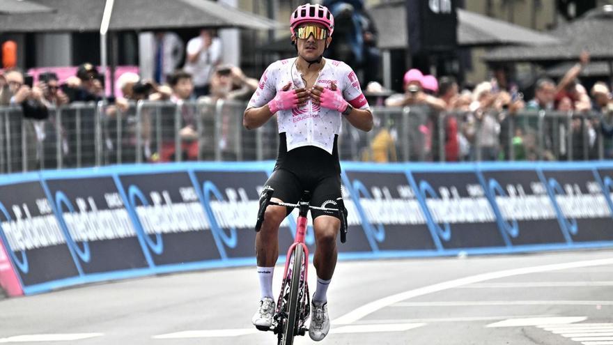 Carapaz se une a la fiesta por ganar el Giro