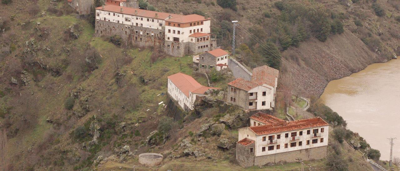 Una imagen aérea del poblado de Salto de Castro, en Zamora, que acaba de ser vendido por 300.000 euros por una sociedad de la que forma parte Balbino Fraga, de Bueu.