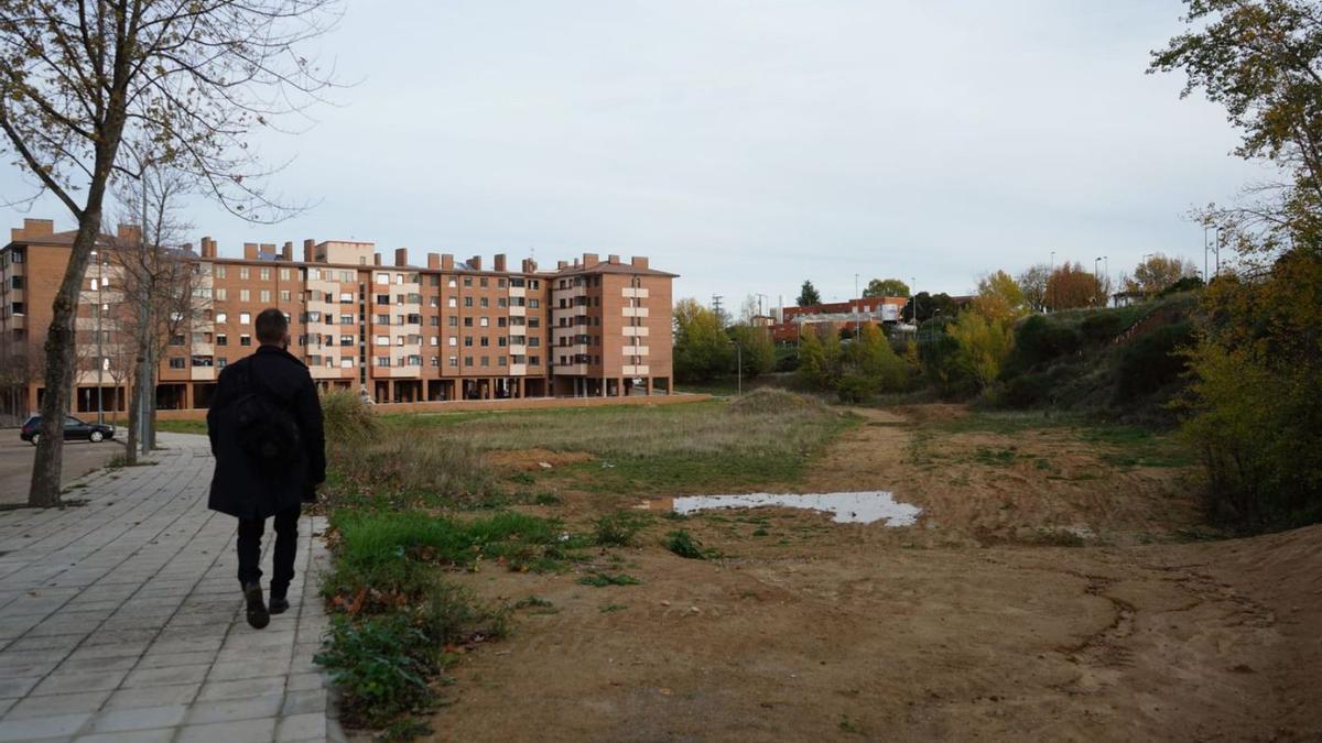 Parcela sobre la que se levantará el bloque de viviendas de alquiler social.