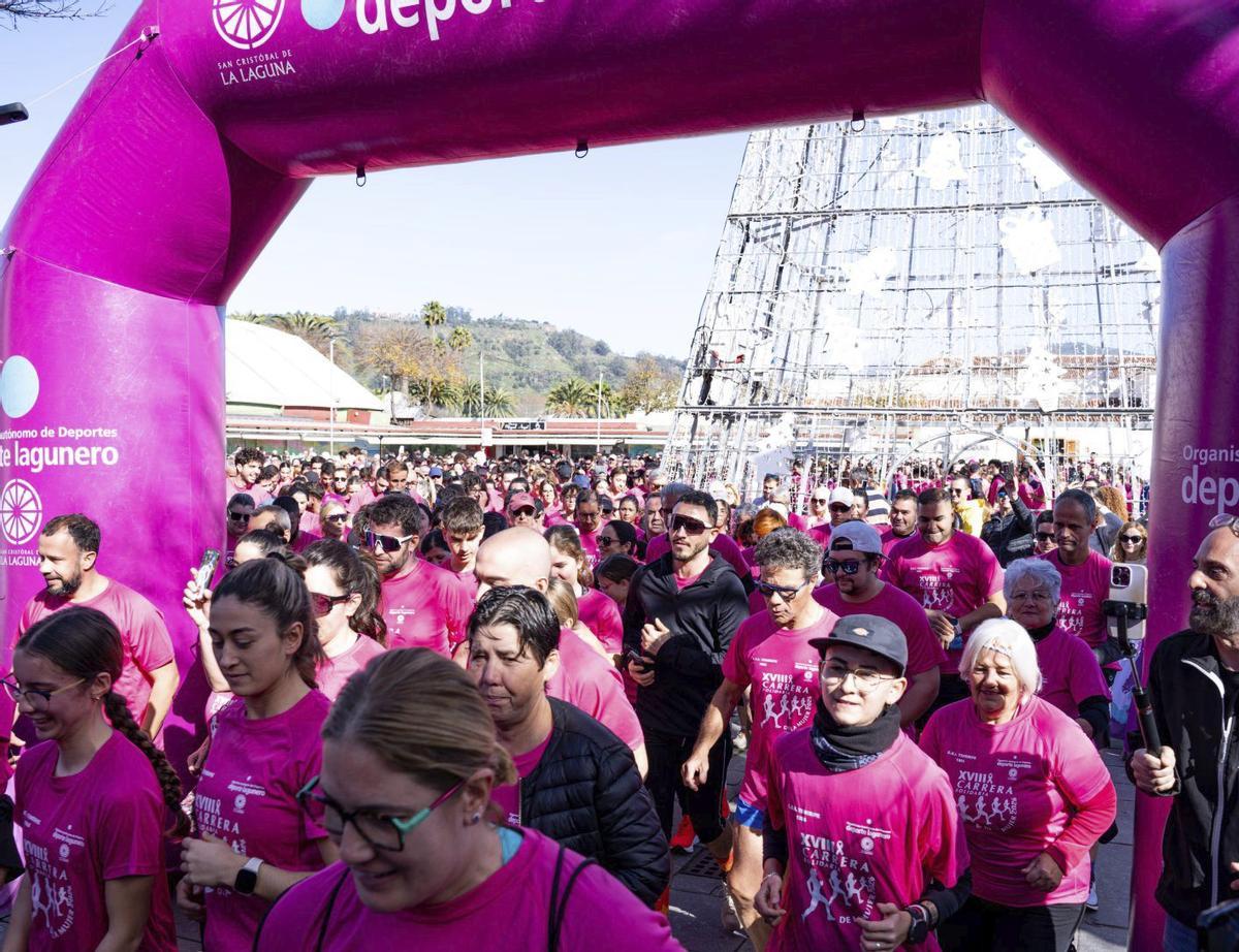 Salida de la Carrera Solidaria de la Mujer.