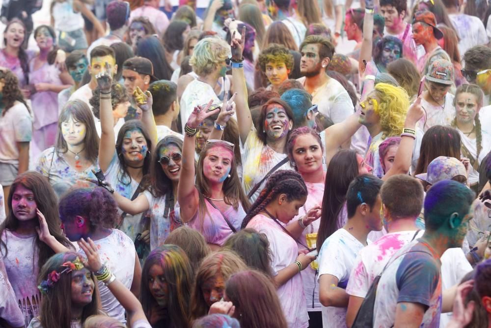 Holi Party en el Niemeyer