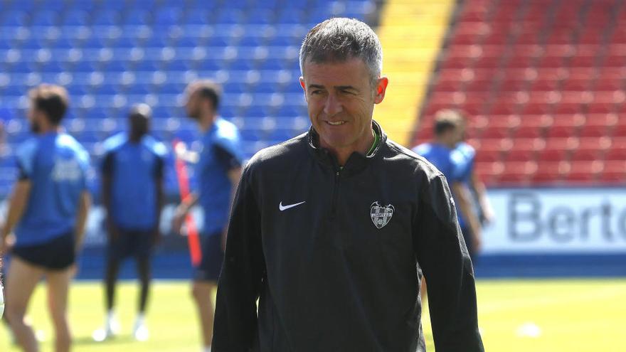 Lucas Alcaraz, durante un entrenamiento con el Levante.