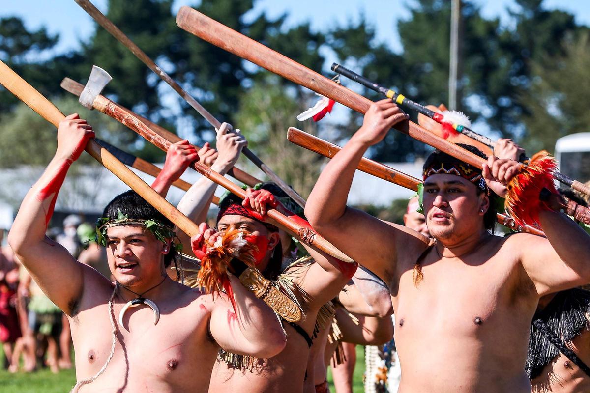 Los maorís de Nueva Zelanda nombran a una mujer de 27 años reina de los indígenas