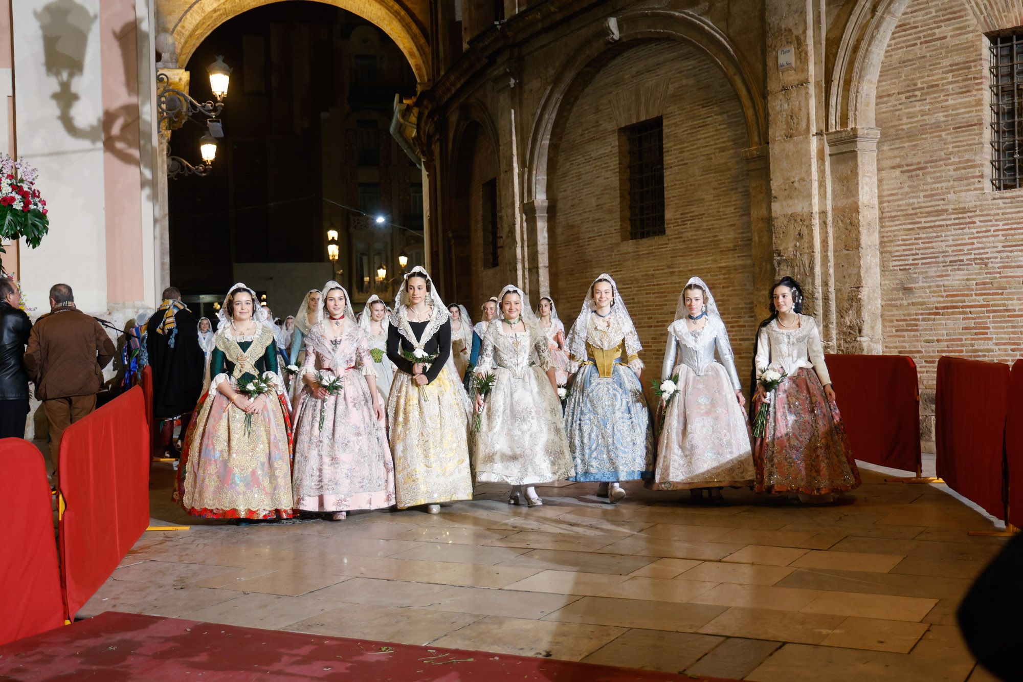 Todas las fotos de la Ofrenda del 17 de marzo por la calle de la Paz de 21:00 a 22:00 horas