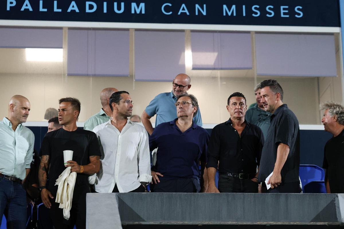 Amadeo Salvo y Enrique Ortiz coincidieron en el palco de Can Misses en el partido de la primera vuelta.