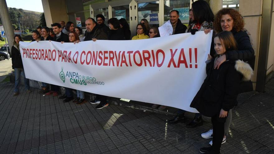 Protesta ante el Conservatorio, el pasado mes de febrero. |   // CARLOS PARDELLAS