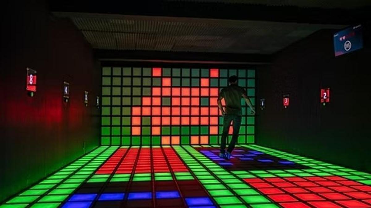Una de las salas de entretenimiento de Urban Invaders, nuevo espacio de ocio en Zaragoza