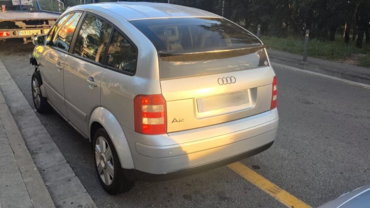Les imatges del cotxe que va xocar contra una barricada dels pagesos a l'AP-7 a Pontós
