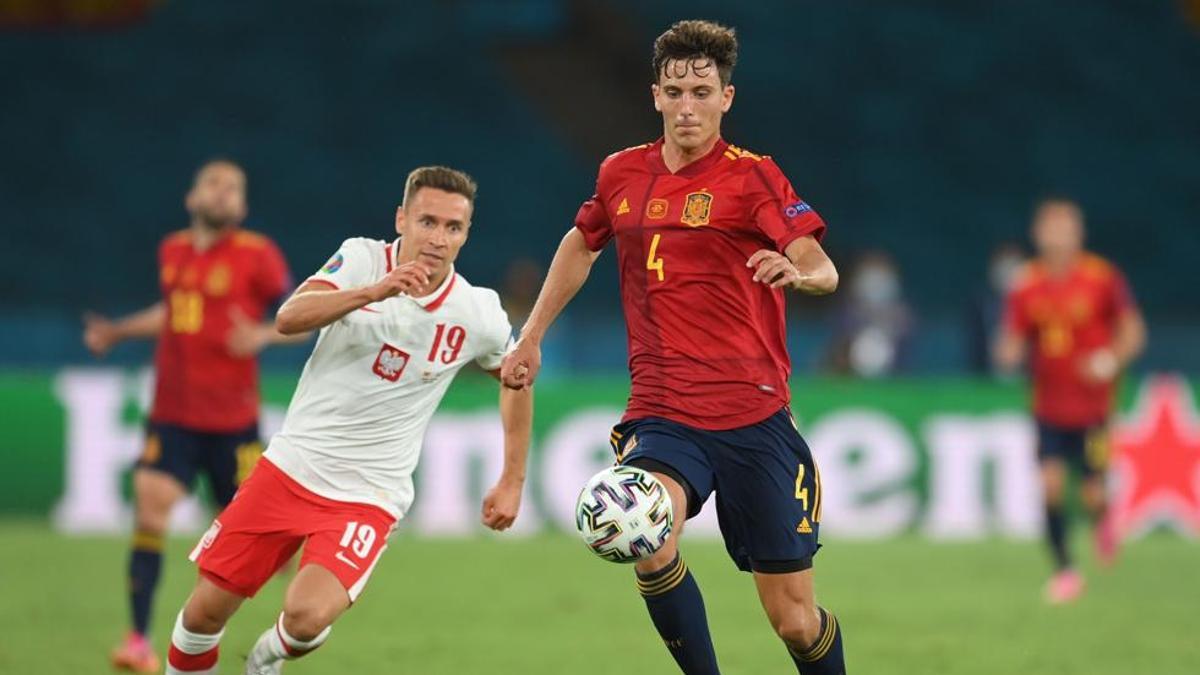 Pau Torres, en el partido frente a Polonia en la fase de grupos de la Euro 2020